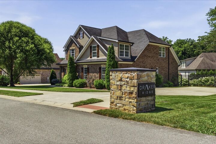 Property Photo:  329 Old Post Drive  KY 42103 