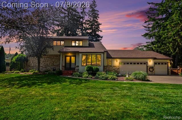 Property Photo:  52905 Heatherway Drive  MI 48316 