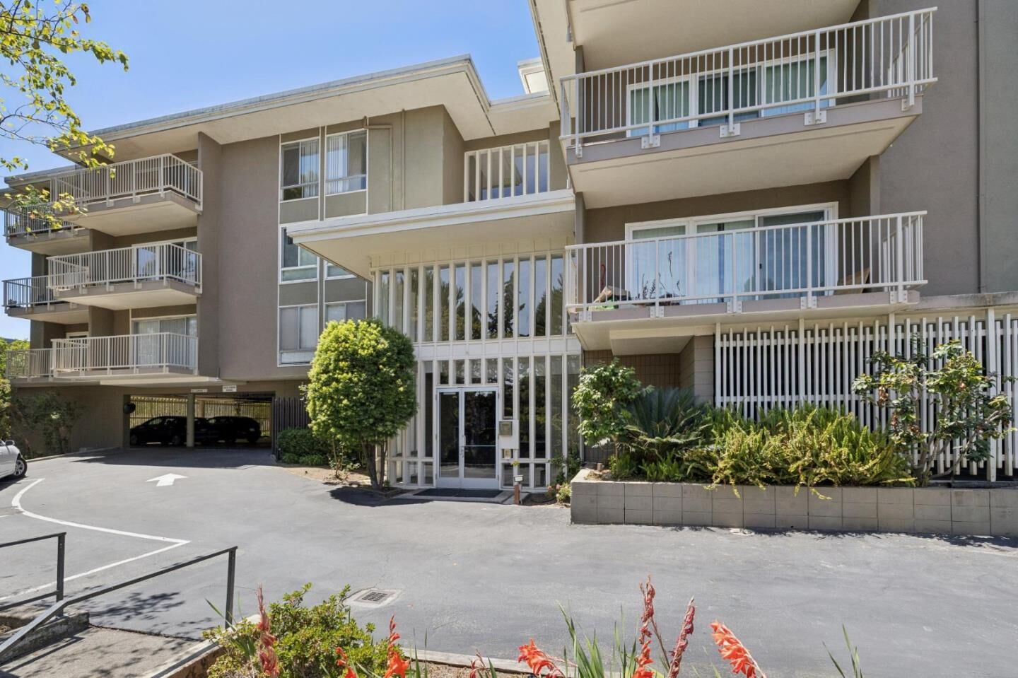 Property Photo:  1101 Continentals Way 112  CA 94002 