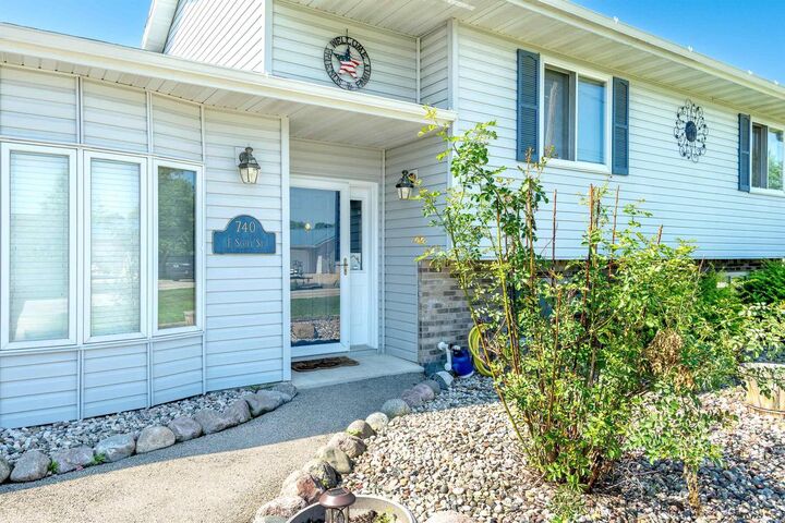 Property Photo:  740 E Scott Street  WI 54963 