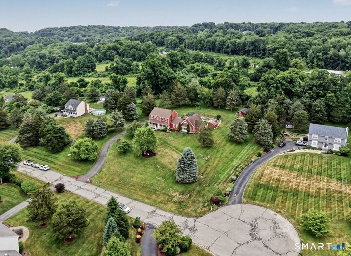 Property Photo:  9 Hedge Meadow Lane  CT 06470 