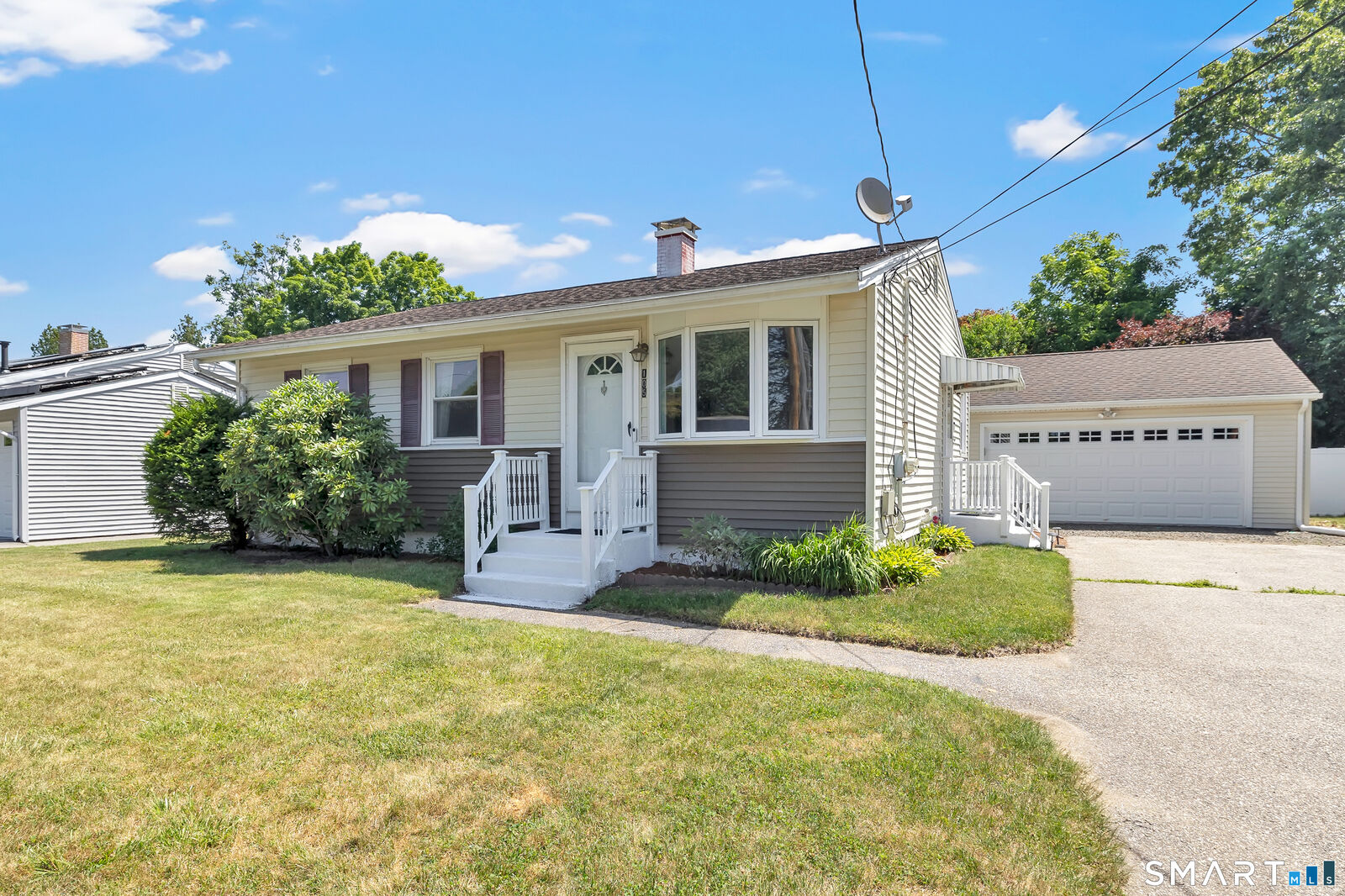 Property Photo:  105 Sunset Drive  CT 06418 
