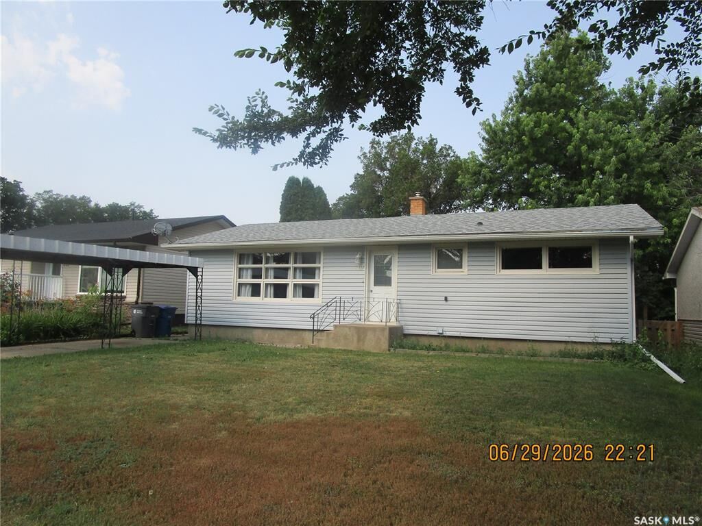 Property Photo: 710 3rd Street E SK S0H 0B0