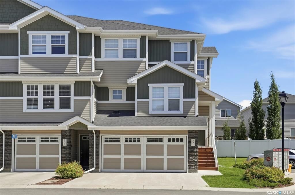 Property Photo:  1220 Pringle Way 231  SK S7T 1C9 