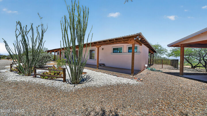 Property Photo: 619 W Via Javelina AZ 85602