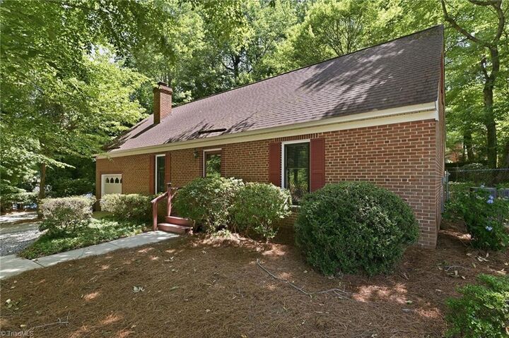 Property Photo: 4302 Lawndale Drive NC 27455