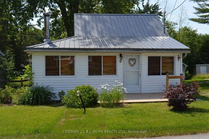 Property Photo: 9 Ridge Avenue ON L0K 1B0
