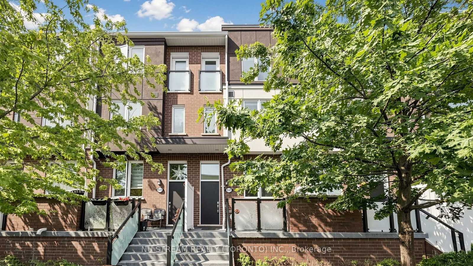 Property Photo: 15 Heron Park Place 17 ON M1E 0B8