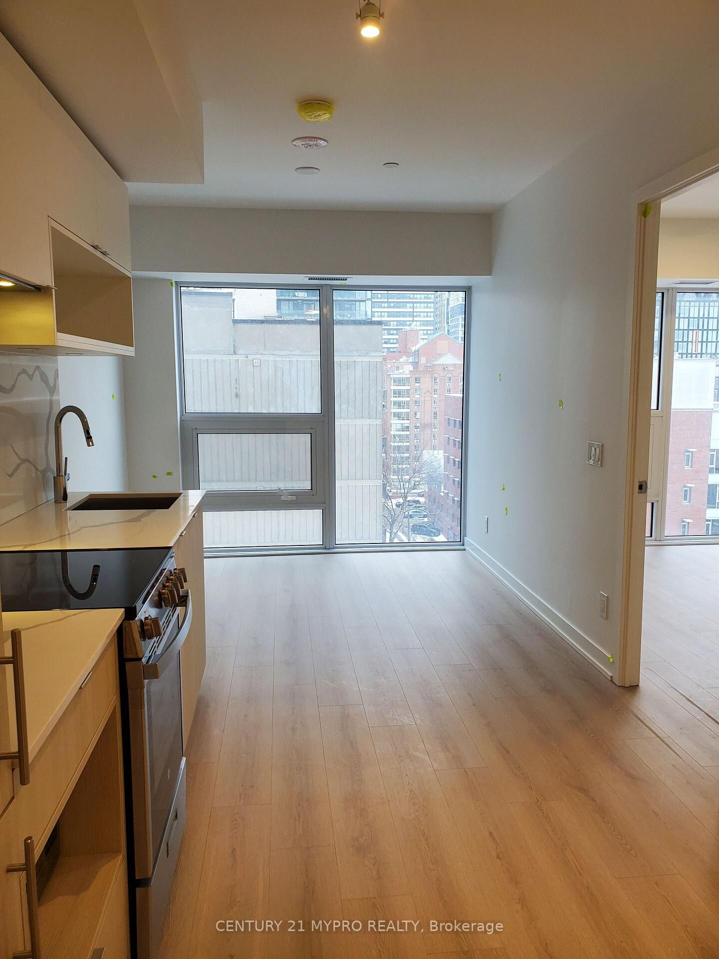 Property Photo: 100 Queen Street #1015 ON M5C 0B5