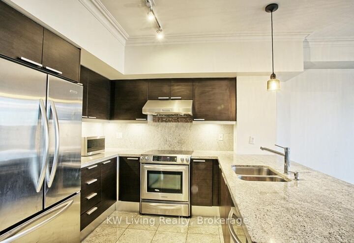 Property Photo: 650 Sheppard Avenue E Ph13 ON M2K 3E4