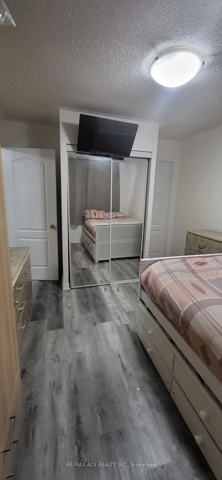 Property Photo:  10 Stonehill Court 107  ON M1W 2X8 