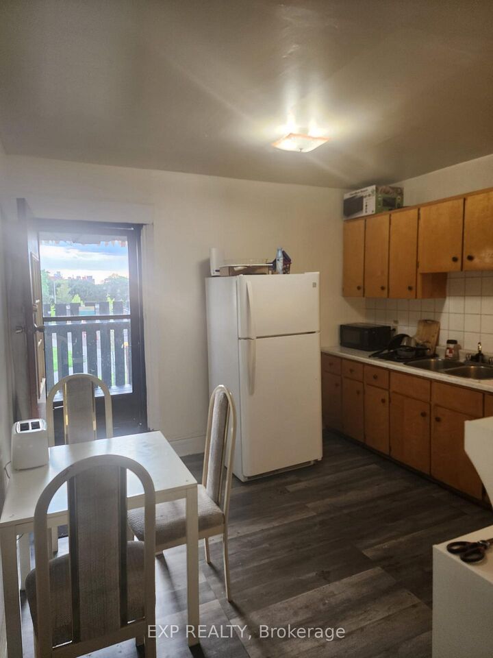Property Photo: 521 Barton Street E ON L8L 2Y9