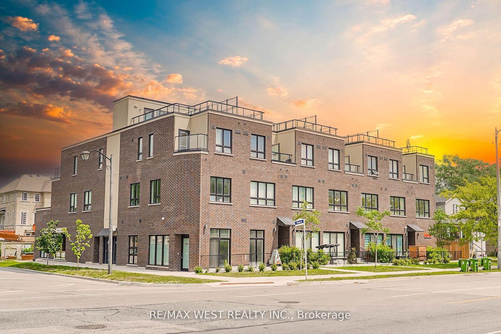 Property Photo:  3686 St Clair Avenue E 110  ON M1M 0E4 