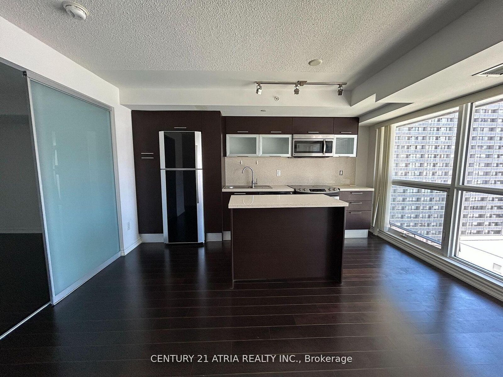 Property Photo:  386 Yonge Street 1019  ON M5B 0A5 