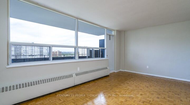 Property Photo:  6161 Bathurst Street 803  ON M2R 1Z5 