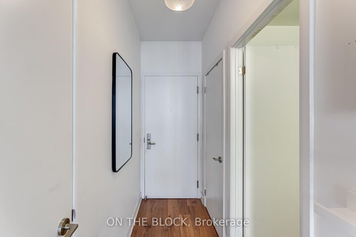 Property Photo: 478 King Street W 616 ON M5V 0A8