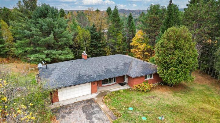 Property Photo:  4 Maxwell Settlement Road  ON K0L 1C0 