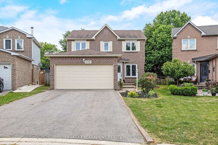 Property Photo:  6198 Saltmarsh Court  ON L5N 5V8 