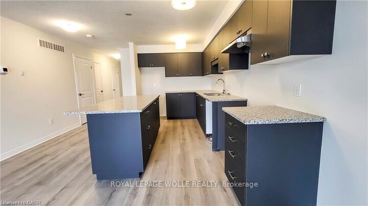 19 Shaded Creek Drive — photo 1