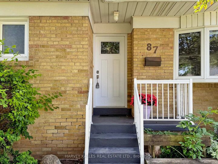Property Photo: 87 Combe Avenue ON M3H 4J6