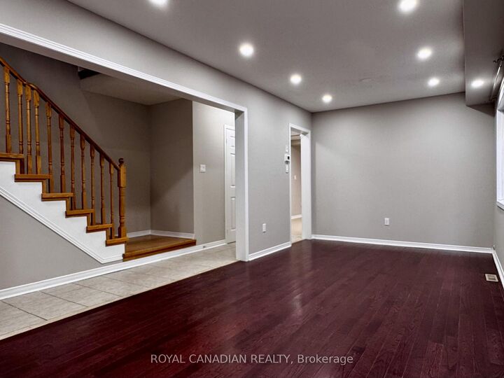 Property Photo: 10 Guinevere Road ON L3S 4S9