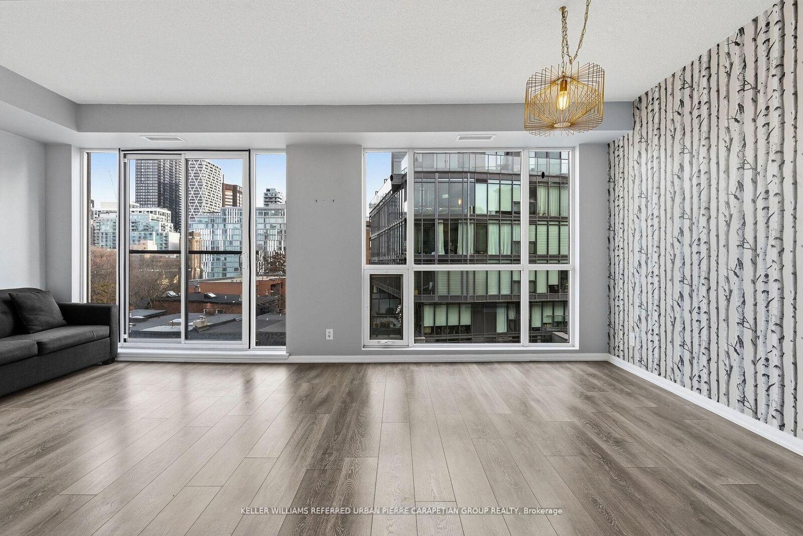 Property Photo: 18 Beverley Street 706B ON M5T 3L2