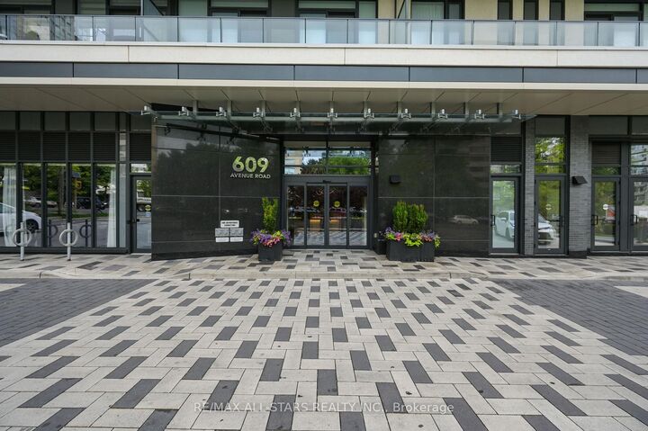 Property Photo:  609 Avenue Road 1001  ON M4V 0B1 