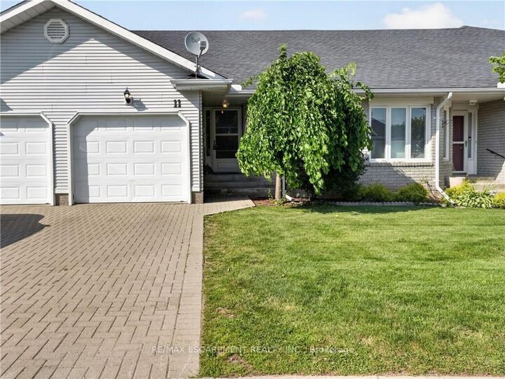 11 Garden Drive — photo 1