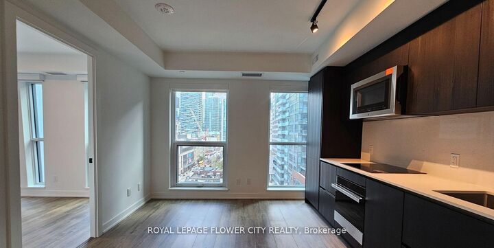 Photo de la propriété: 327 King Street W 901 ON M5V 0W7