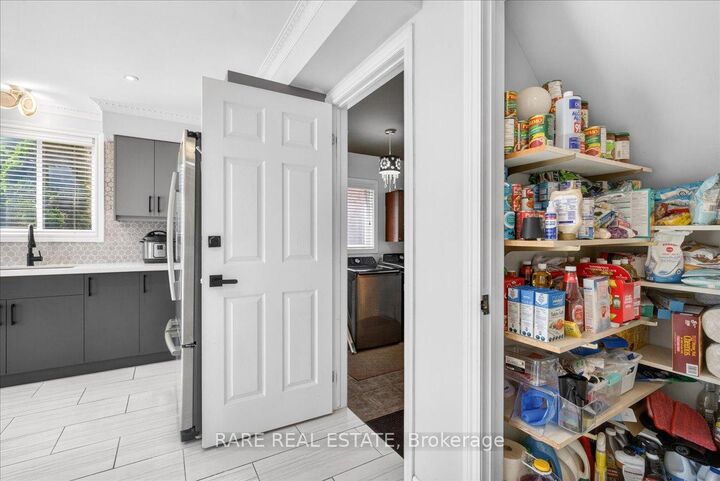 Property Photo: 7 Michelle Drive ON L4N 5Y1