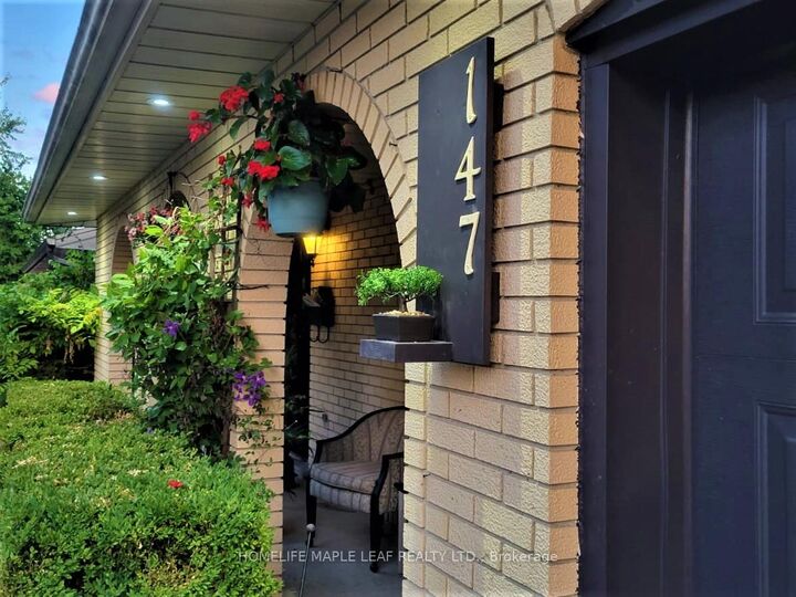 Property Photo: 147 Muriel Crescent ON N6E 2K4