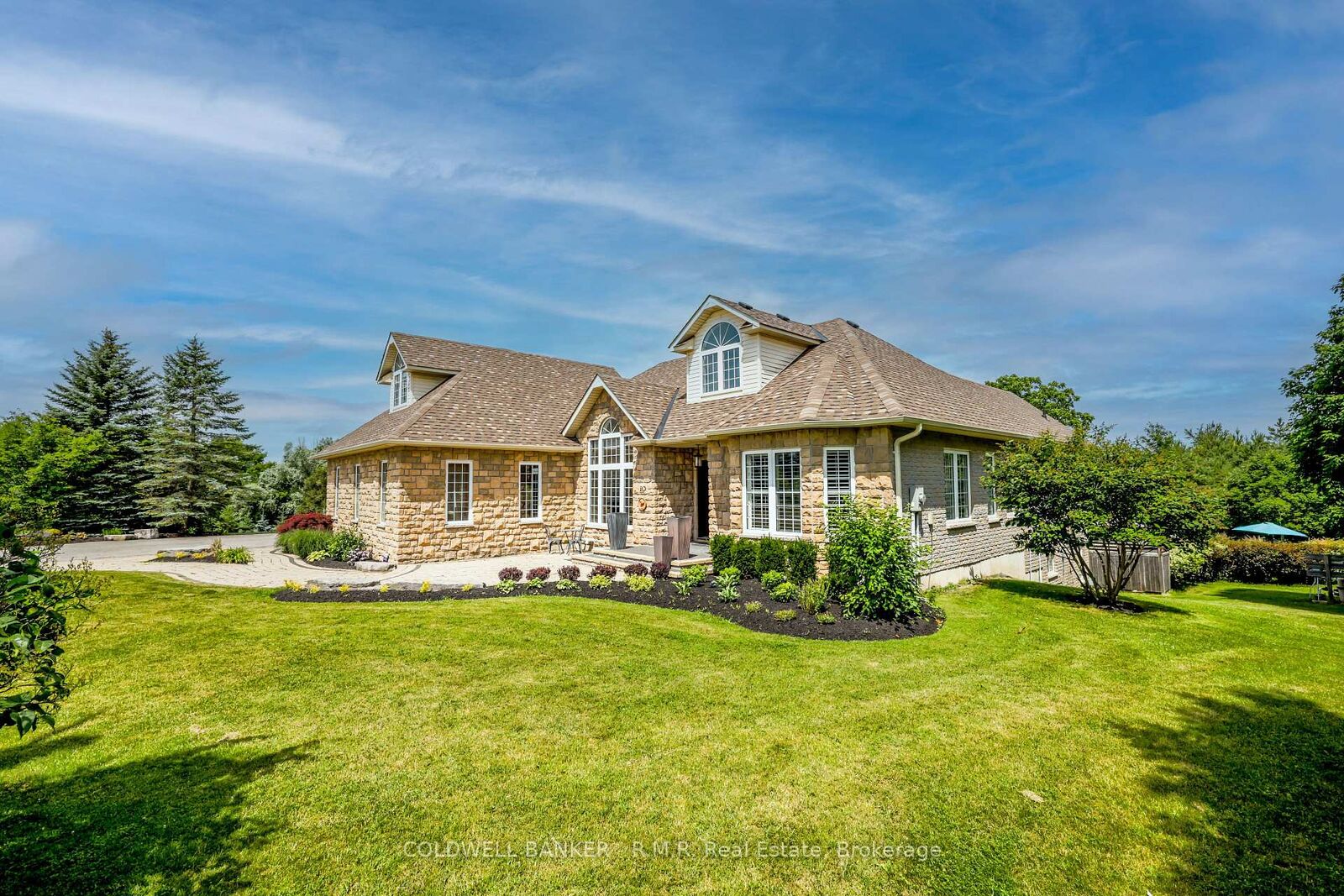 Property Photo: 50 Venton Court ON L1C 5E9