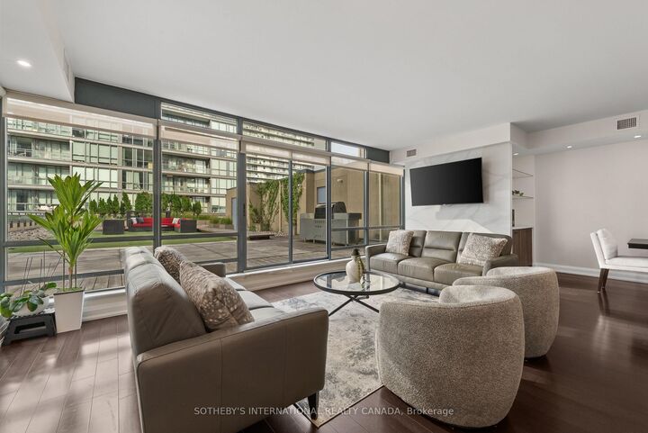 438 King Street W 1501 — photo 1
