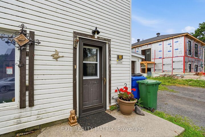 Property Photo:  10 Peter Street  ON K0B 1K0 