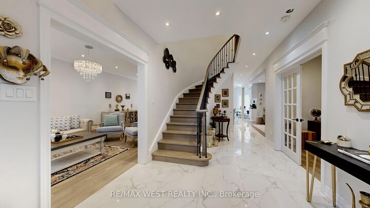 Property Photo: 31 Mulholland Drive ON L4J 7T7