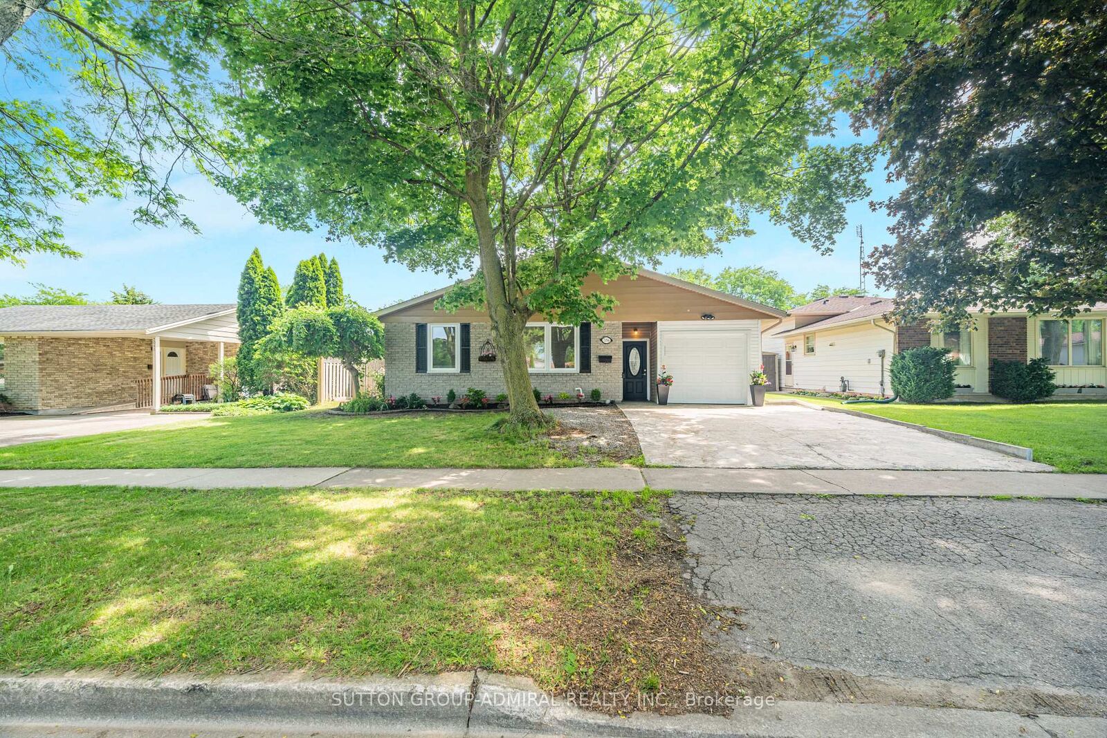 Property Photo: 7056 Harriman Street ON L2J 3S2