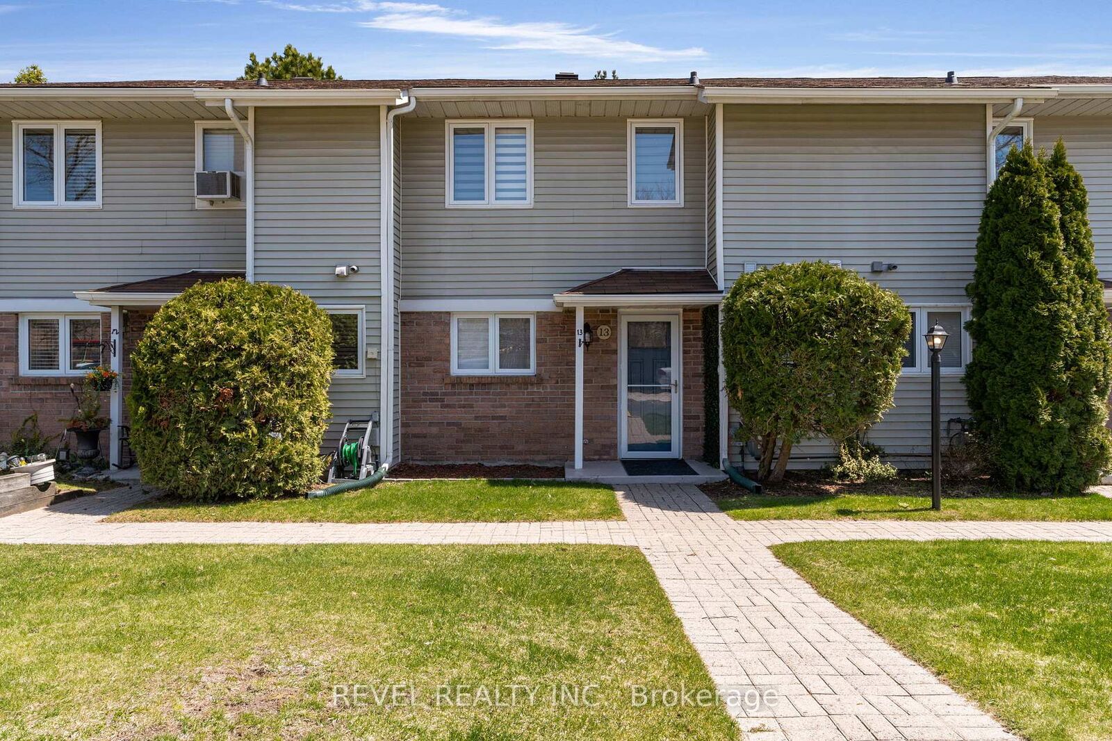 Property Photo:  39 28th Street S 13  ON L9Z 2E4 