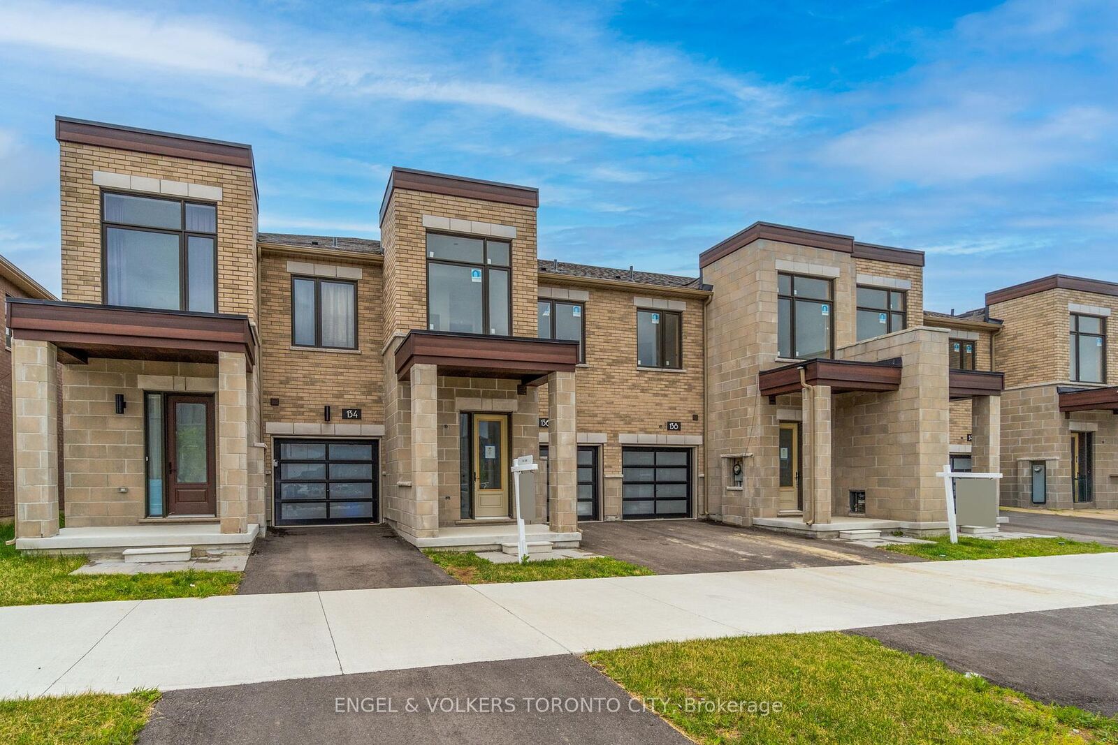 Property Photo: 138 Mumbai Drive ON L3S 0G5