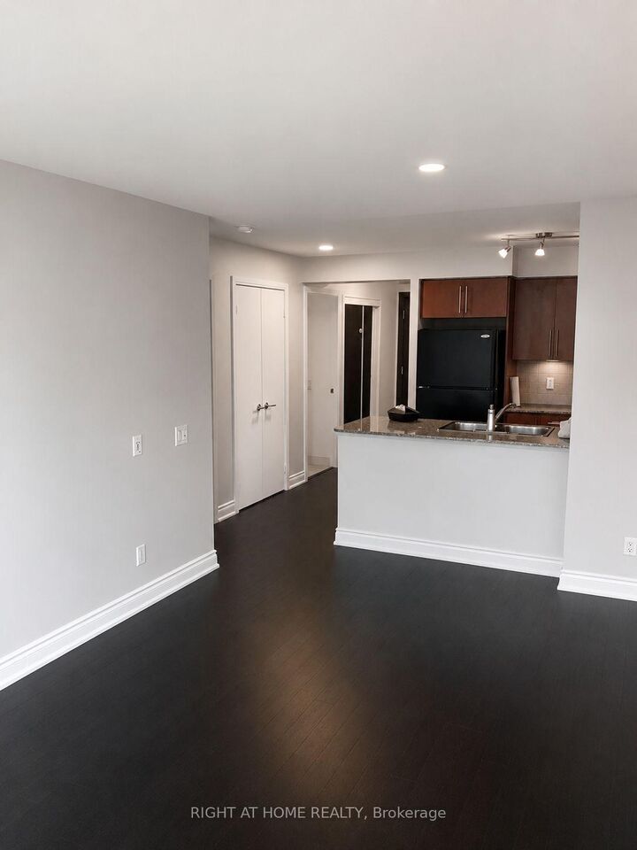 Property Photo:  35 Viking Lane 532  ON M9B 0A2 