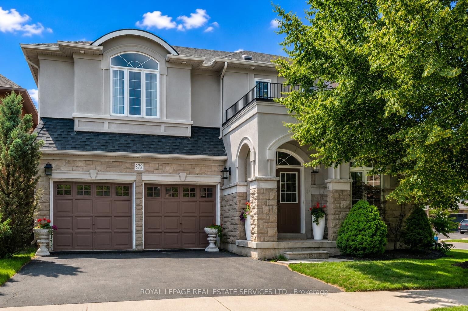 Property Photo: 372 Creek Path Avenue ON L6L 6X3