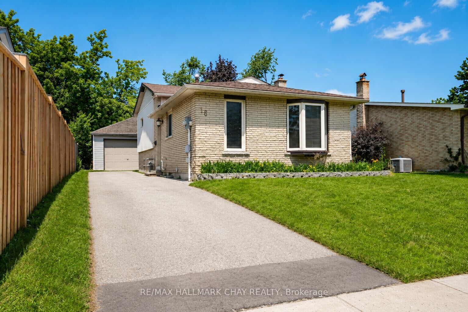Property Photo: 16 Austen Lane ON L4N 4V1