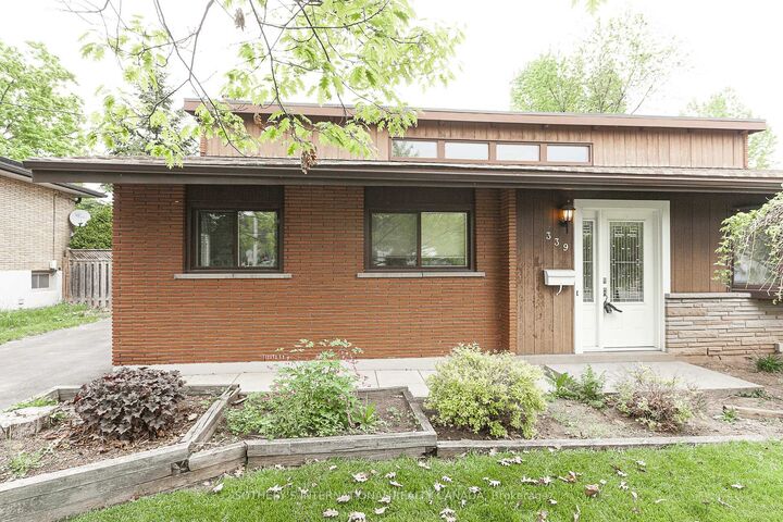 Property Photo:  