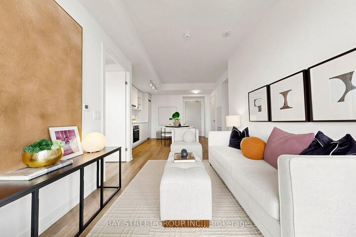Property Photo: 55 Cooper Street 7112 ON M5E 0G1