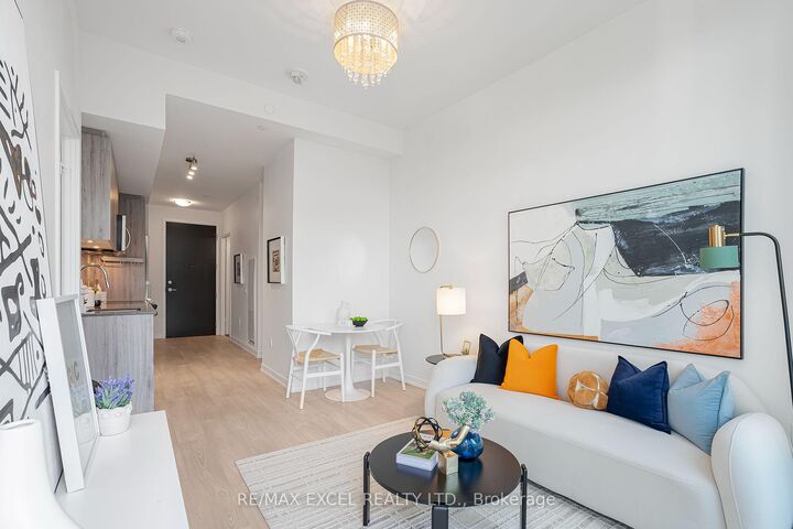 8868 Yonge Street 1801 — photo 1