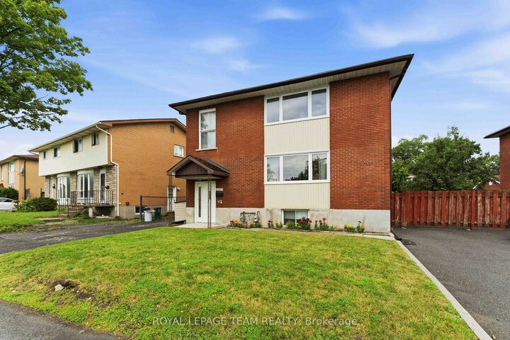 Property Photo: 1197 Maitland Avenue ON K2C 2B8