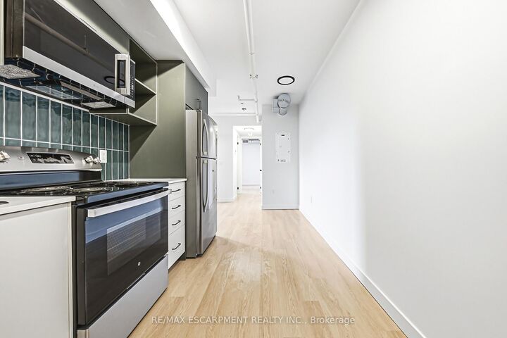 Property Photo:  325 James Street S 105  ON L8P 3B7 