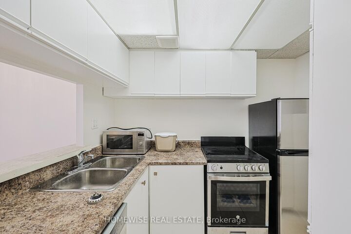 Property Photo:  485 Kingston Road 506  ON M4L 1V6 