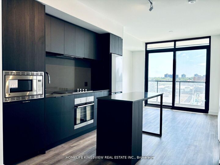 Property Photo:  86 Dundas Street E 522  ON L5A 0B1 