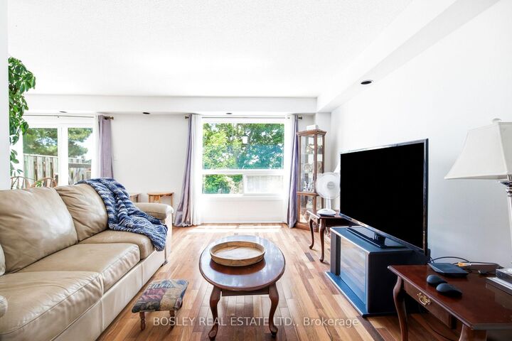 Property Photo:  3079 Fifth Line W 18  ON L5L 3T1 