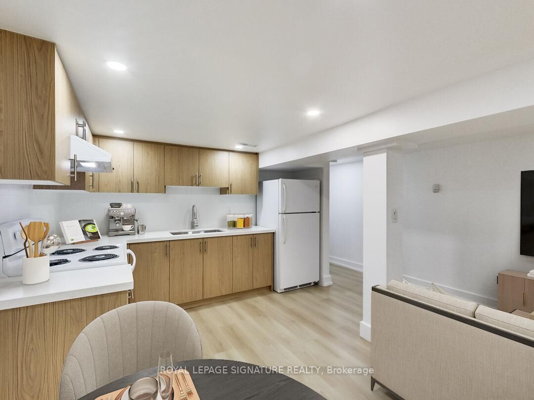 Property Photo:  896 Bathurst Street Bsmt  ON M5R 3G3 